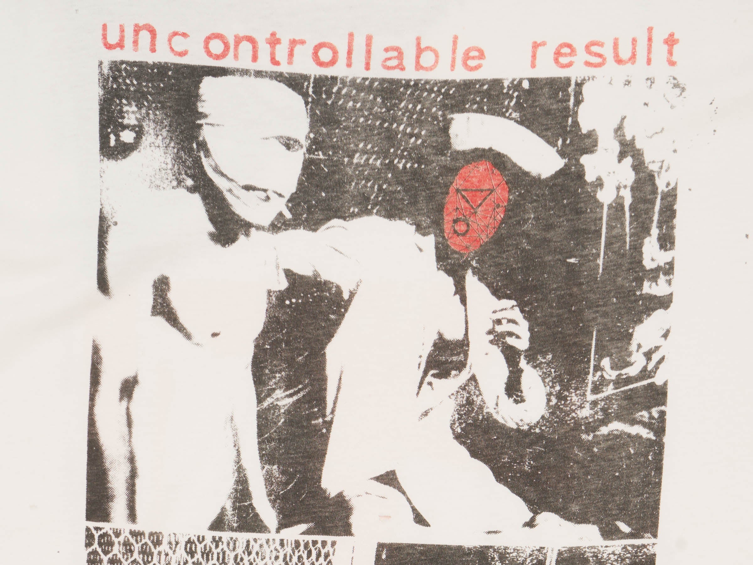 UNCONTROLLABLE RESULT SHORT SLEEVE T-SHIRT